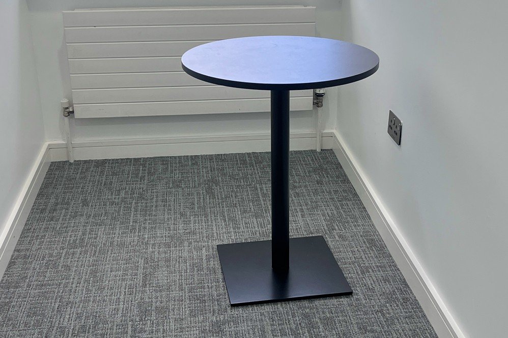 60cm round black meeting table.jpg
