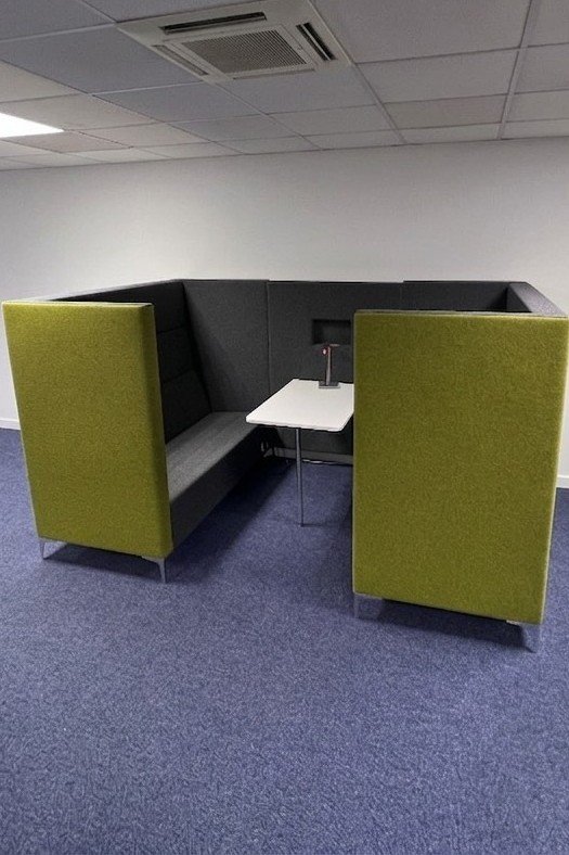 Used 4 Seater Acoustic Meeting Pod