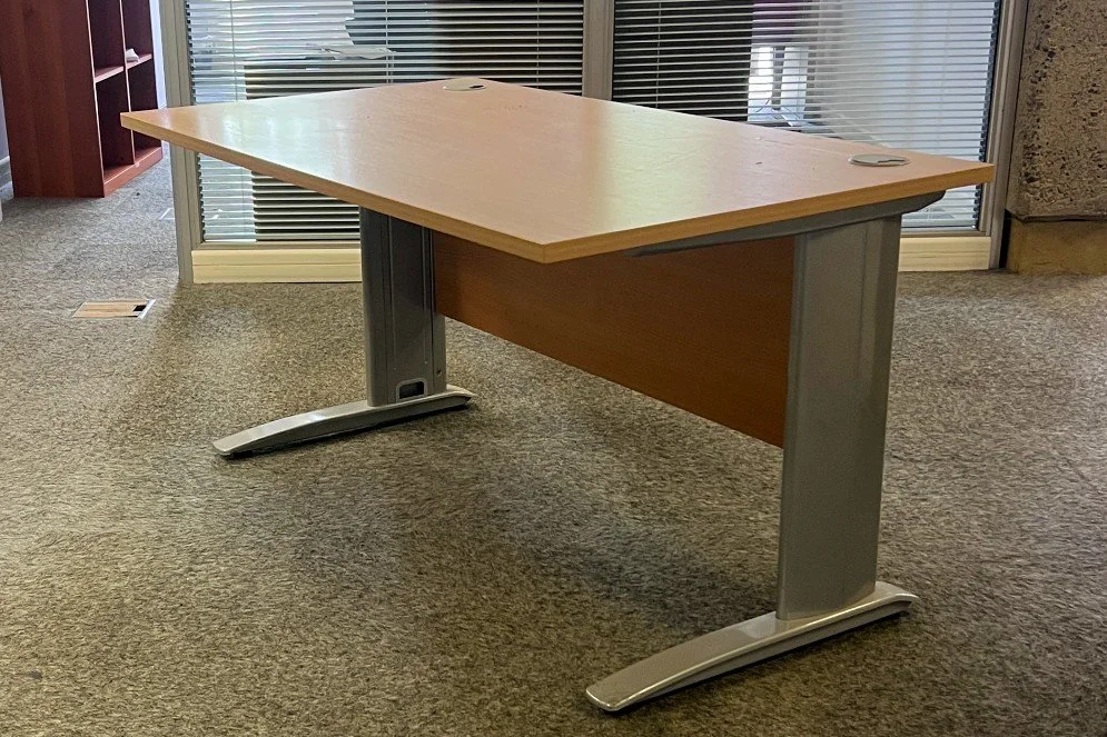 Used office desks beech 140cm 1.jpg