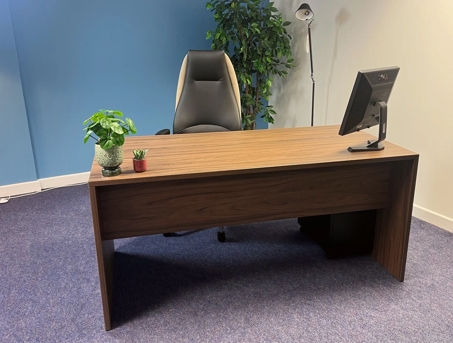 Frezza walnut Pop Panel desk 3.jpg