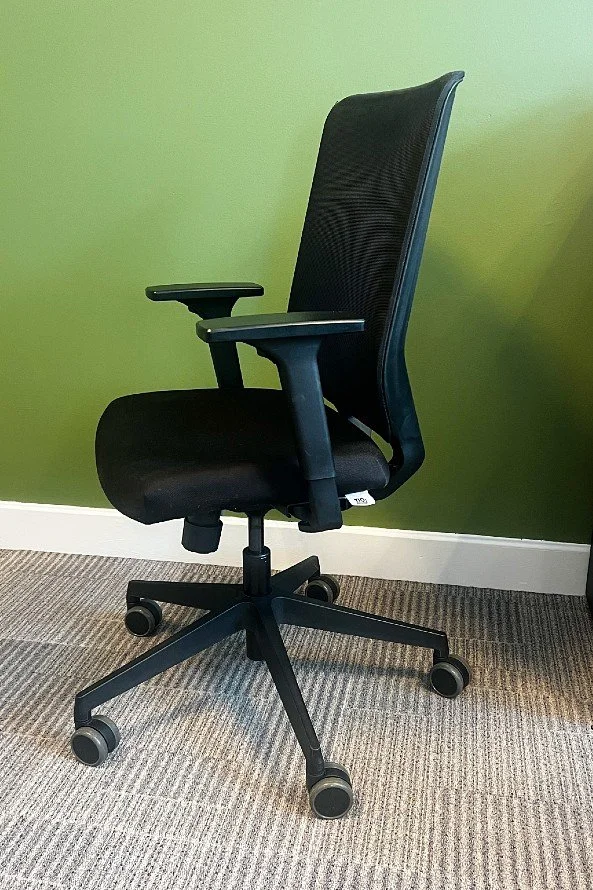Used Sync 2 mesh back task swivel chair 2.jpg