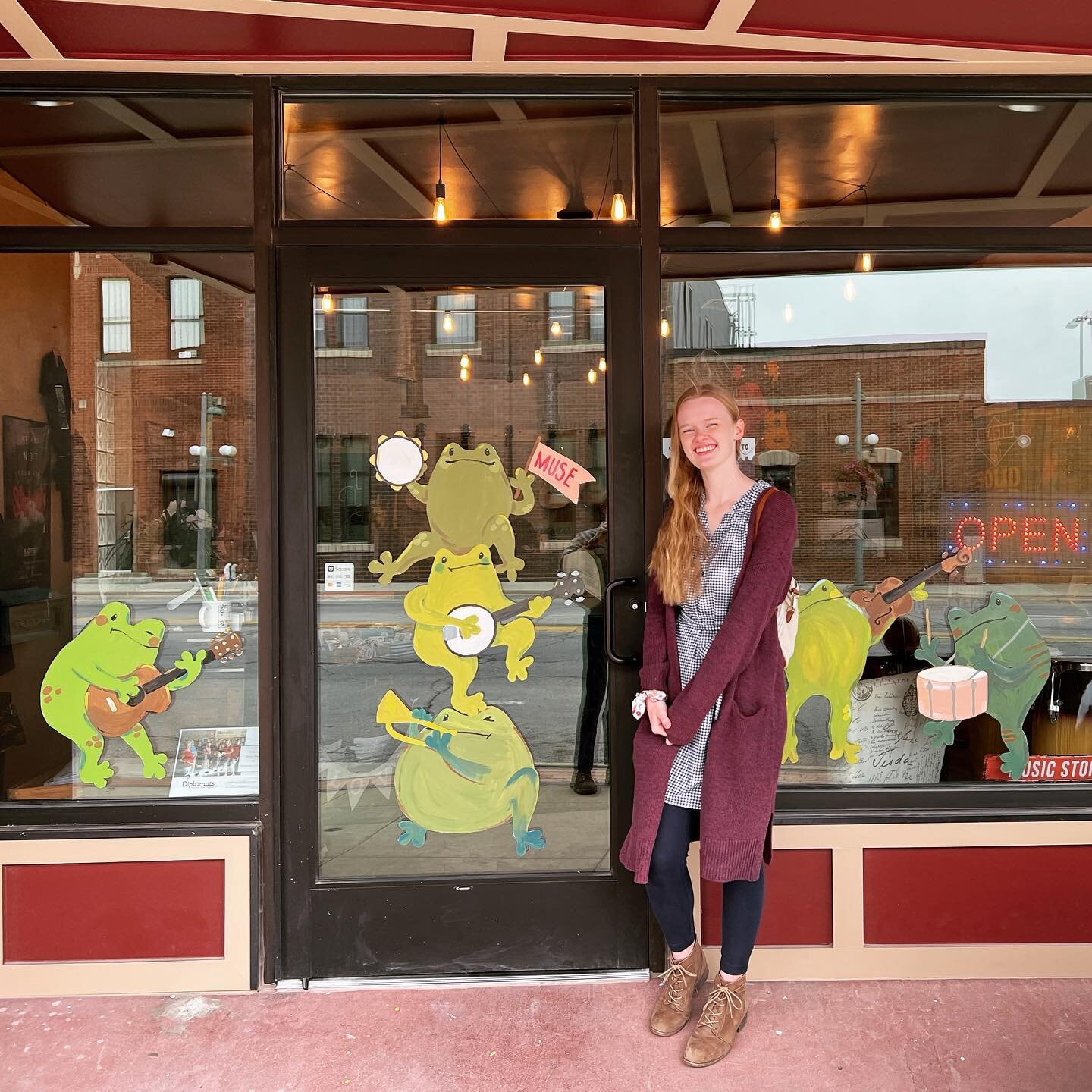 🐸🍂a mural i painted earlier this fall!

painting window murals is something i&rsquo;ve done a couple times over this summer! this year has been a year of new things: new art projects, new business ventures, new growing relationships, and new places