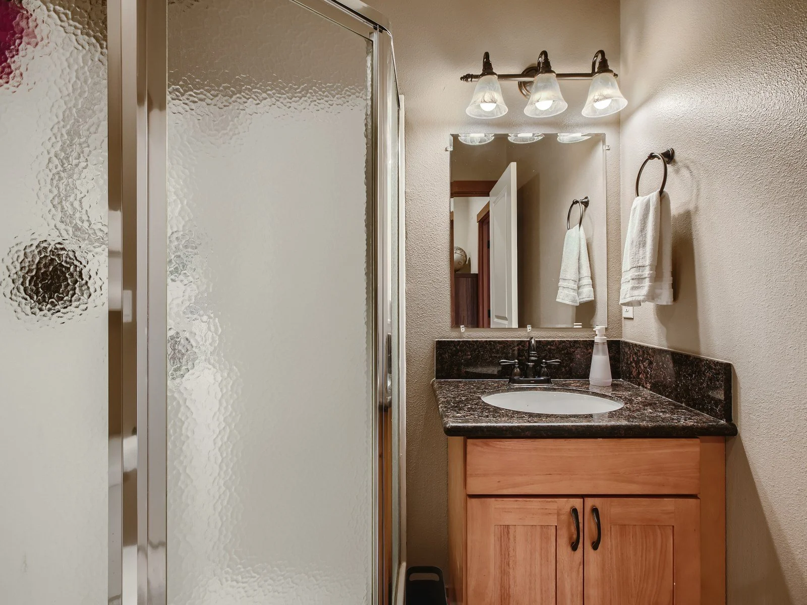 27 2nd Floor Bathroom.jpg