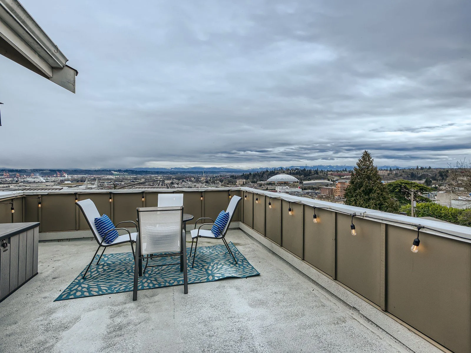 38 Balcony - Rooftop.jpg