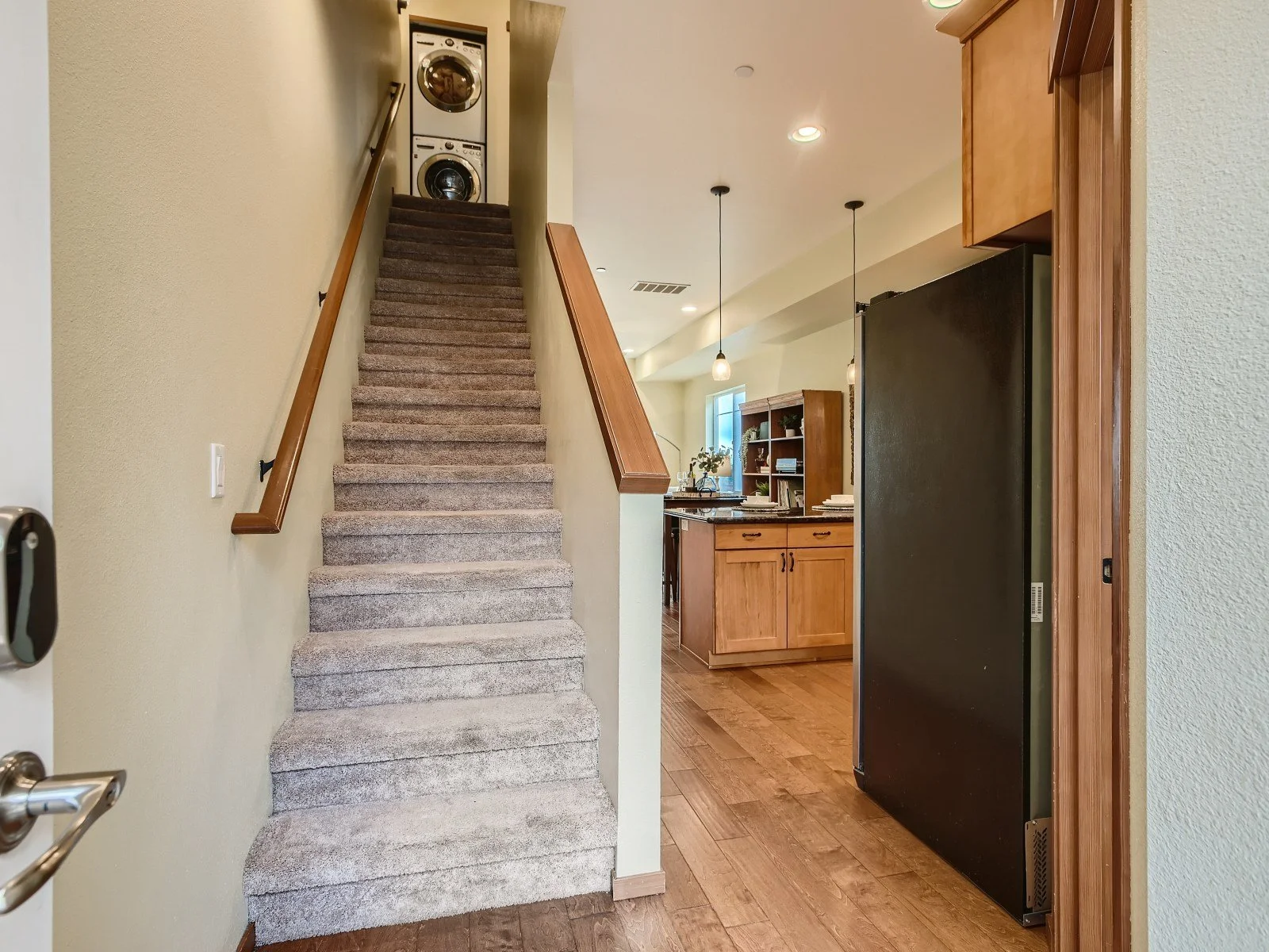 05 Foyer.jpg