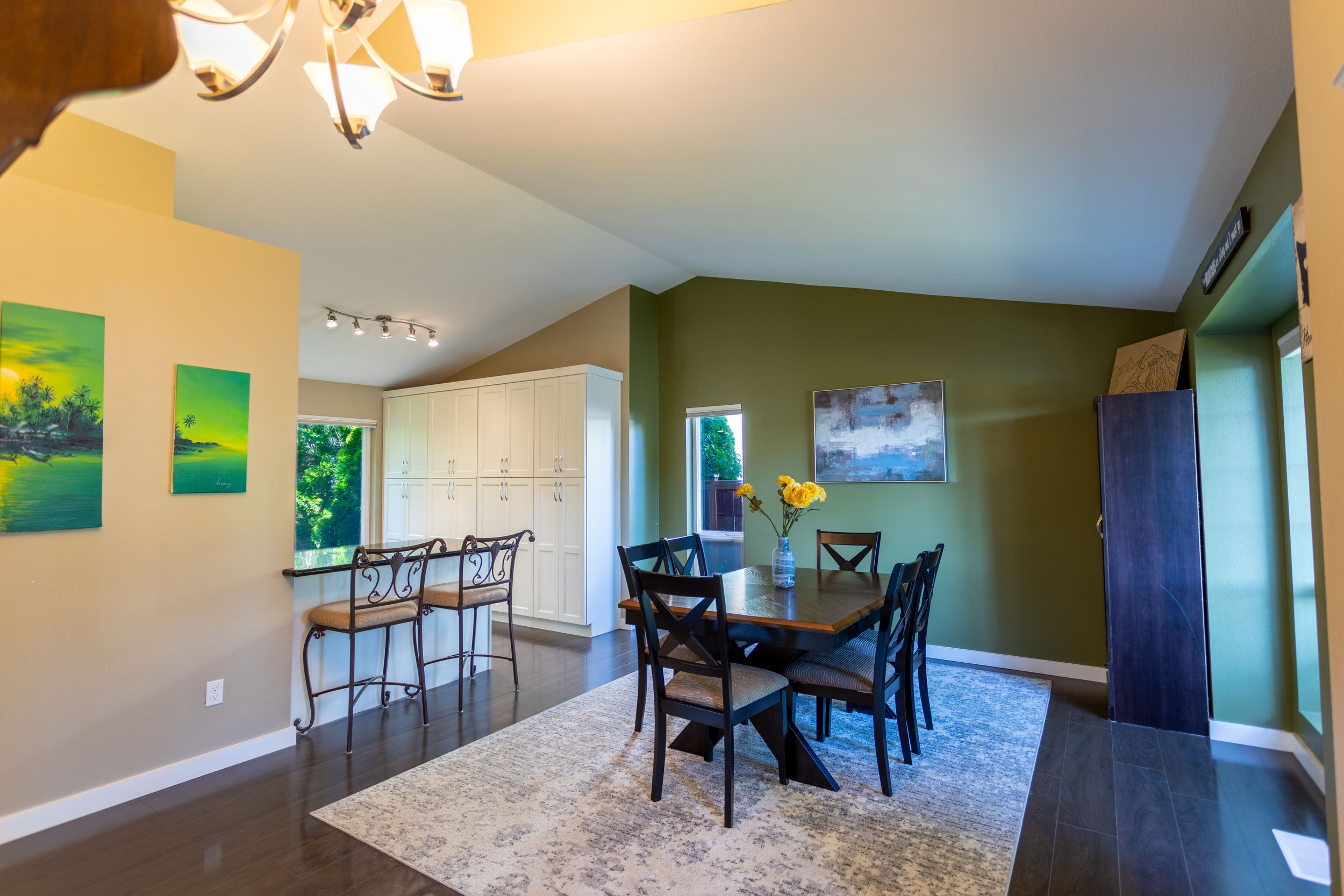 Interior - Main Entry-Dining Room 2.jpg