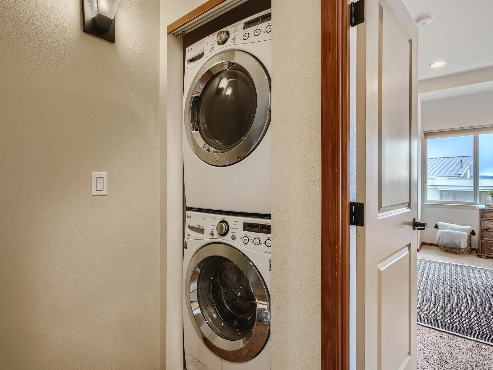 28 2nd Floor Laundry Room.jpg
