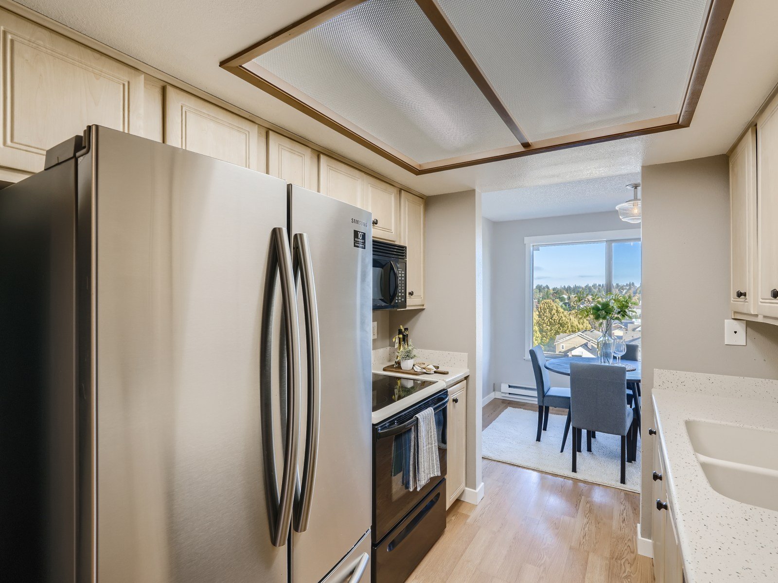 15 Kitchen.jpg