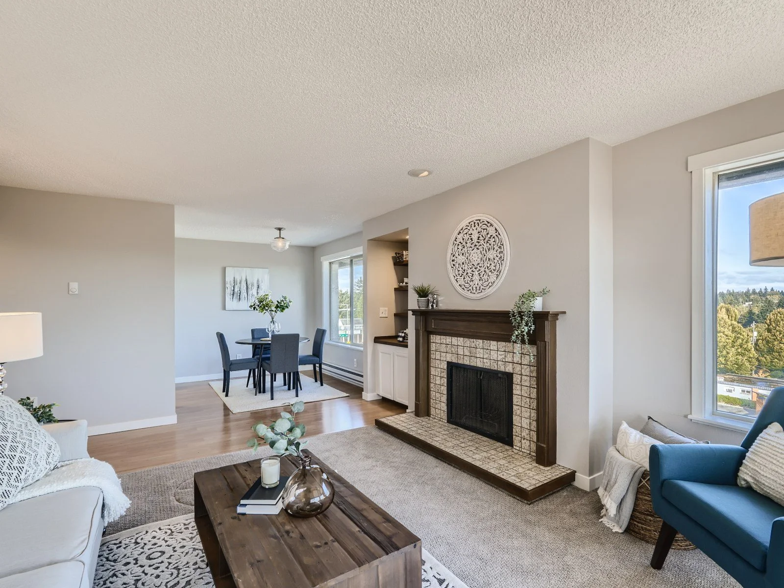 10 Living Room.jpg
