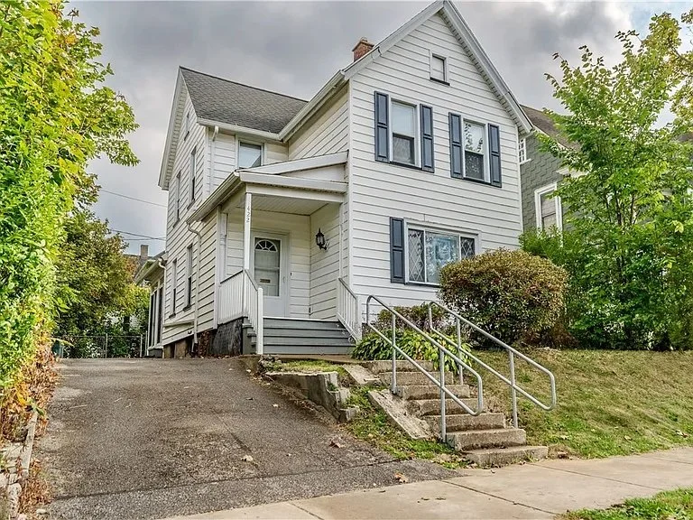 422 Seward St.
