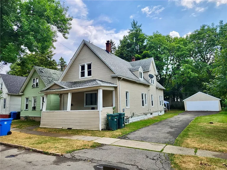 85 Sobieski St