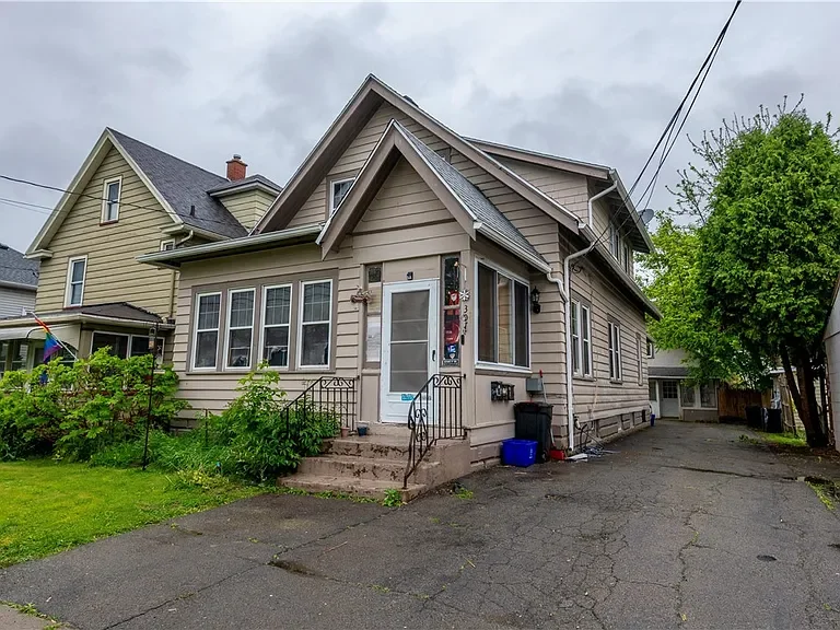 307 West Ave