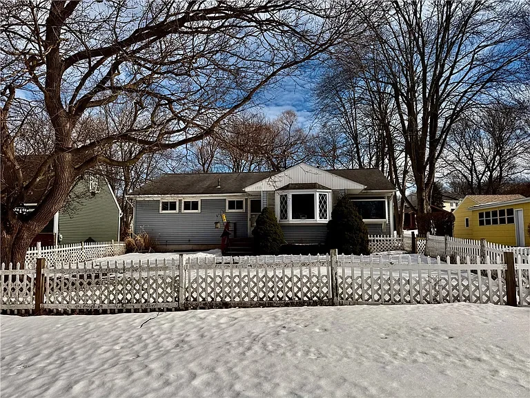 11 Ridgefield Dr