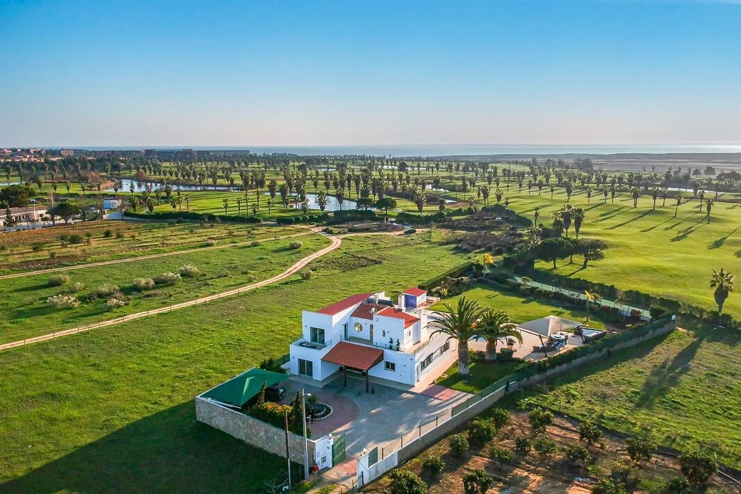 Swipe to see what life is like in this global golfing destination

Read more about the greens of Algarve, Portugal on the blog at sothebysrealty.com/blog