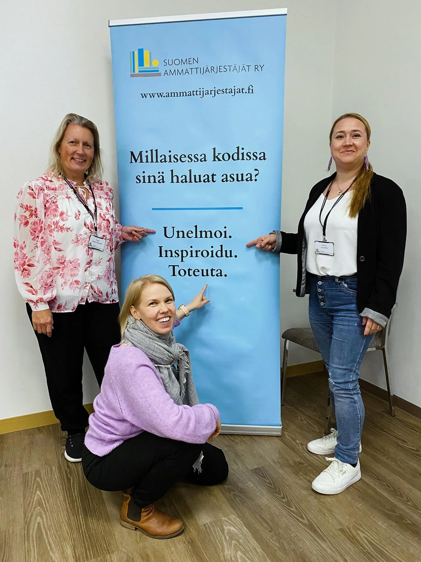 Terkkuja Lahesta! Vai miten ne paikalliset sanois? 😉 
Tänä viikonloppuna kokoonnuttiin @suomenammattijarjestajat ry:n porukalla yhteen verkostoitumaan, oppimaan omaa hyvinvointia tukevista työkaluista sekä kuulemaan vinkkejä