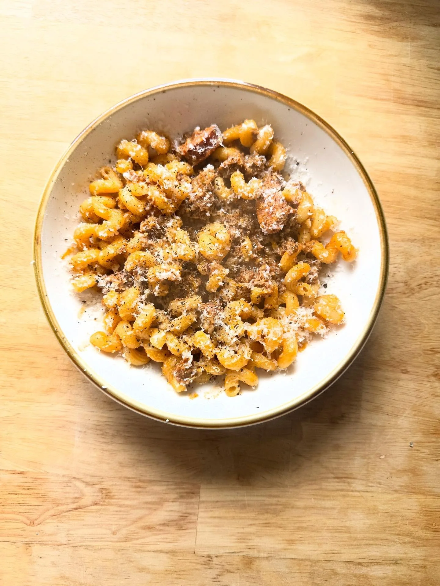 Friday menu drop. Chilly weather and lots of pasta. Sunday gravy with farm tomato ragu. potato agnolotti. Last of the sweet corn salad with ham. Super delicious. Super wines. 

Come on by the ol&rsquo; winery and say hi. 
Fri-Sat 12-9pm 

Reservation