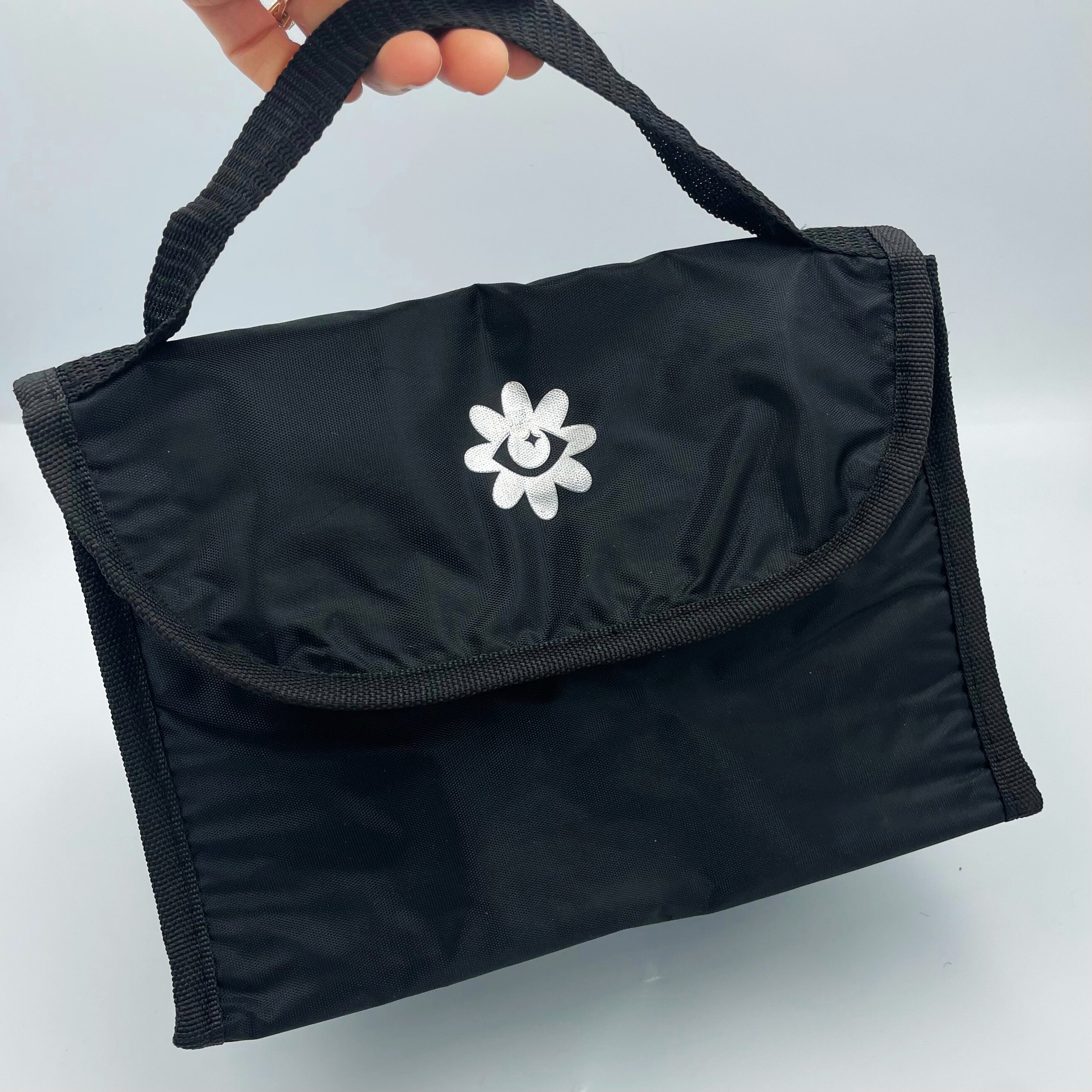 🧊 Golden Eye Cooler Bag 🧊