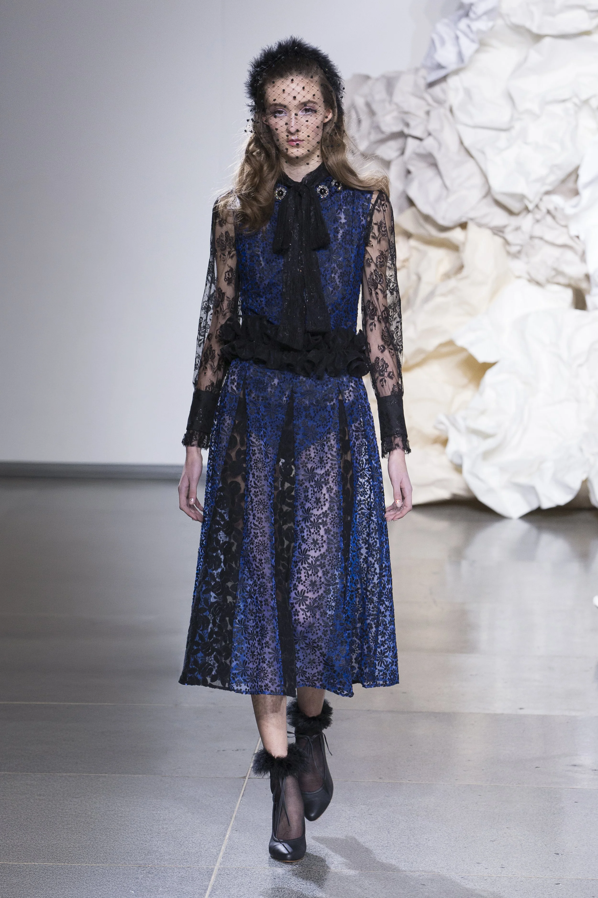 LOVE WILL BE THE GIFT YOU GIVE YOURSELF LOOK 09.jpg