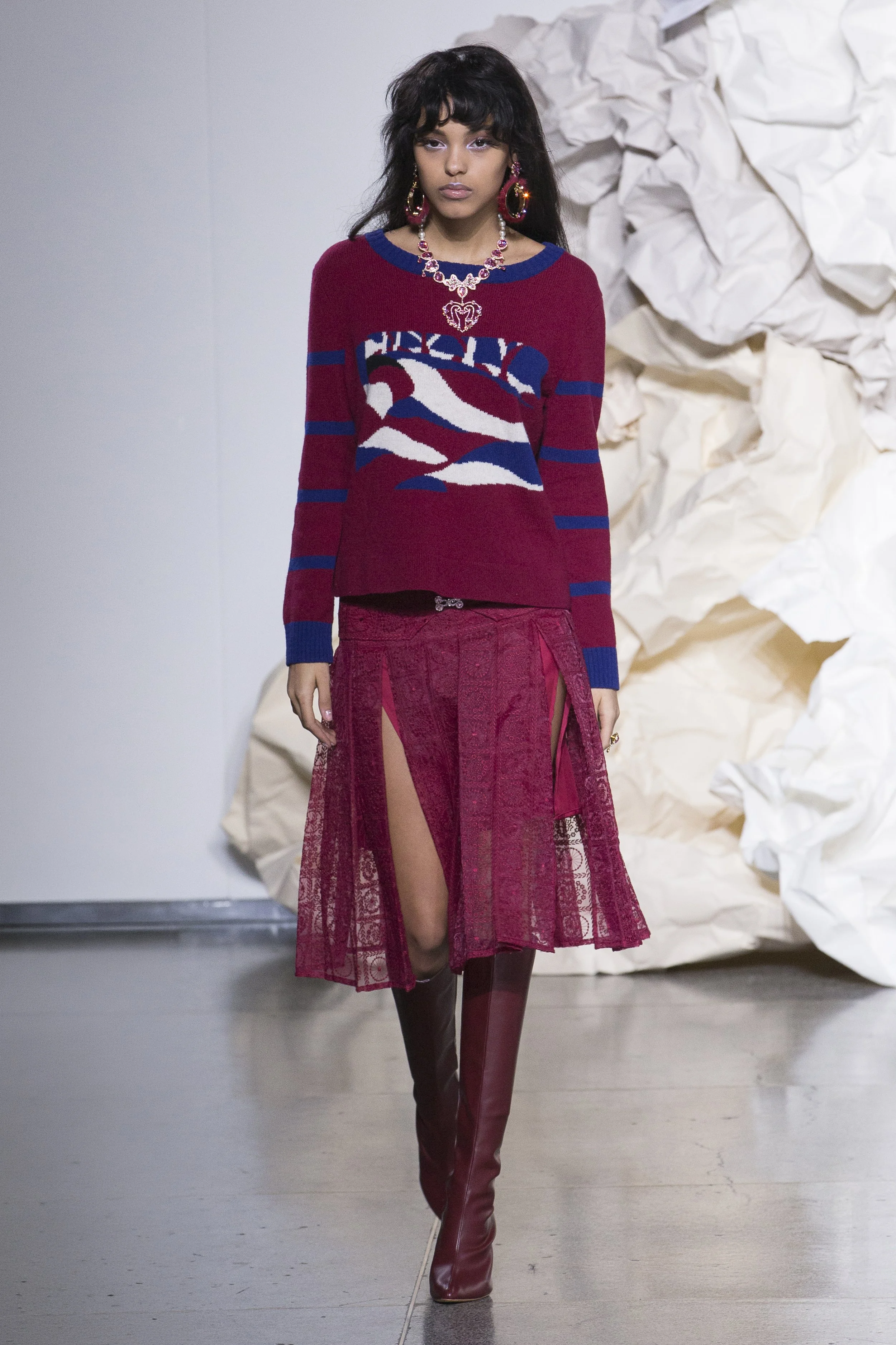 LOVE WILL BE THE GIFT YOU GIVE YOURSELF LOOK 06.jpg