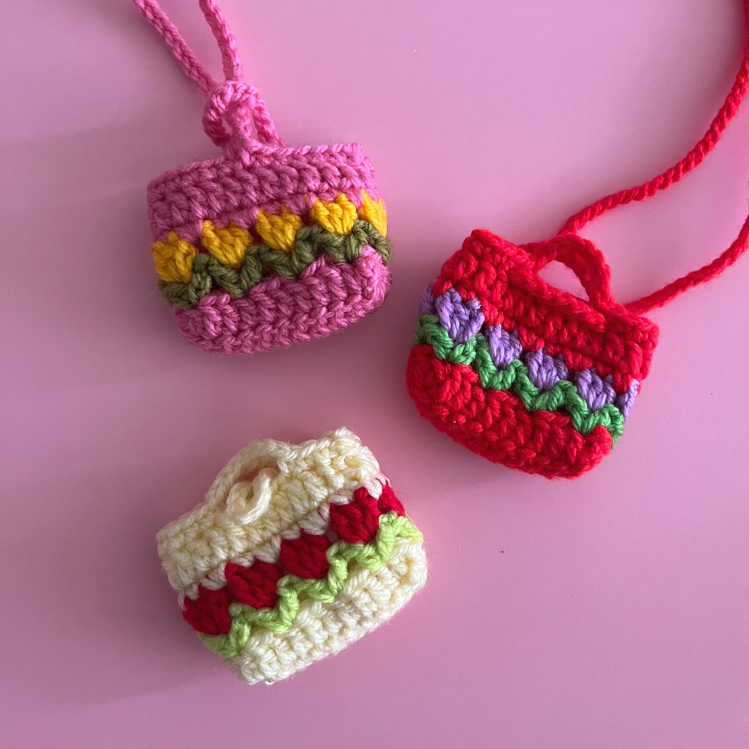 Tulip ipod Case (Pink/ Yellow Flower)