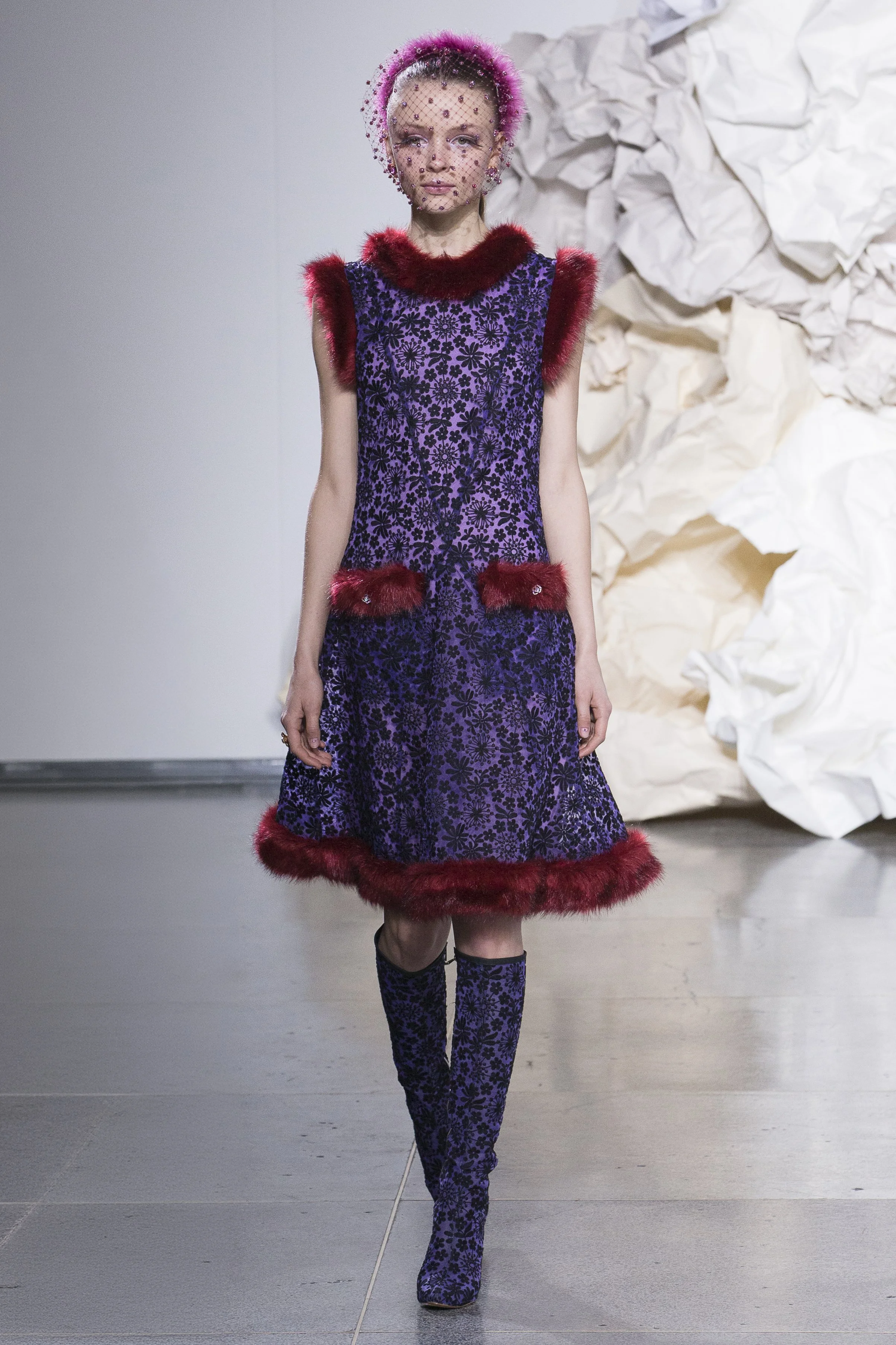 LOVE WILL BE THE GIFT YOU GIVE YOURSELF LOOK 04.jpg