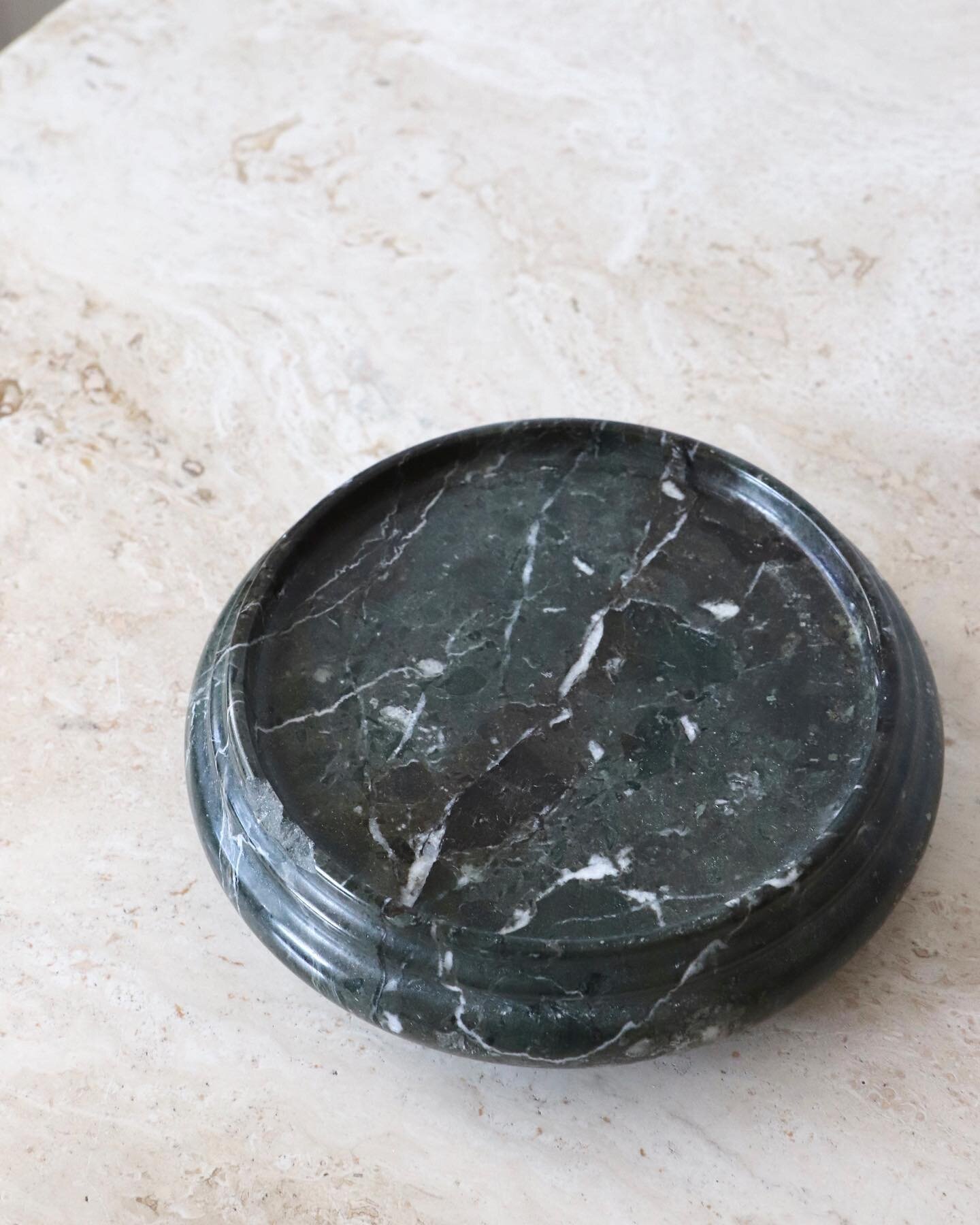 SOLD Vintage marble riser measuring 5 inches across. Small chip on rim. $36

#interiordesign #homedecor #art #vintage