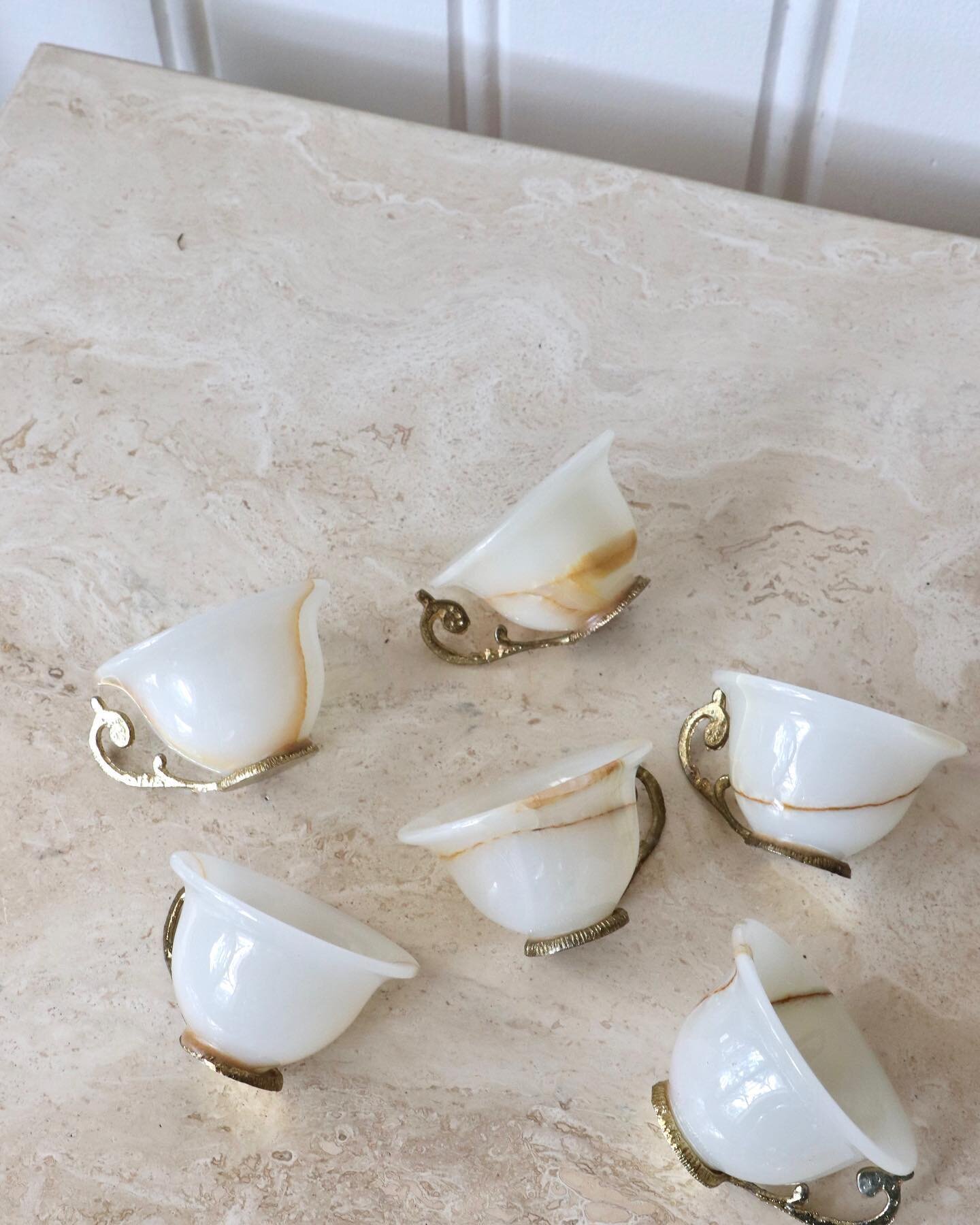 Set of 6 vintage onyx tea cups in pristine condition. $145 for the set 

#interiordesign #homedecor #art #vintage