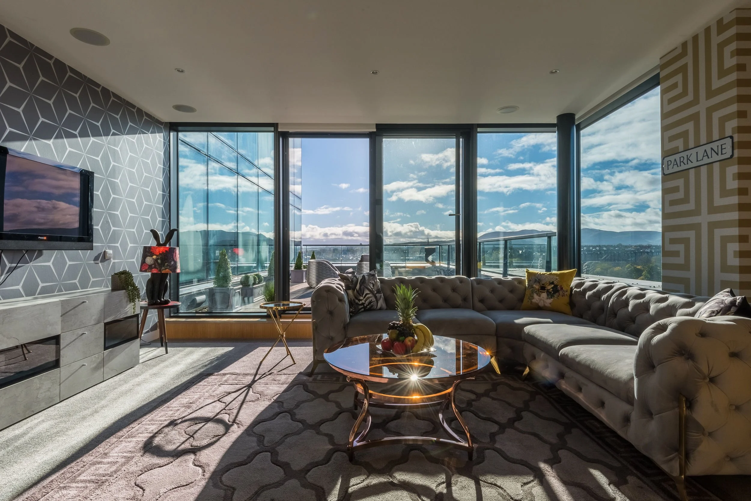 Stunning Luxurious Penthouse Apartments With Parking image