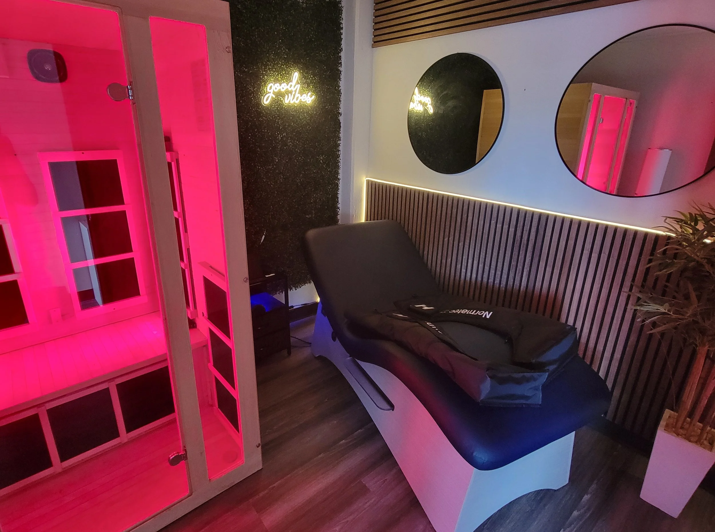 Red Light Therapy / Leg Compression Therapy