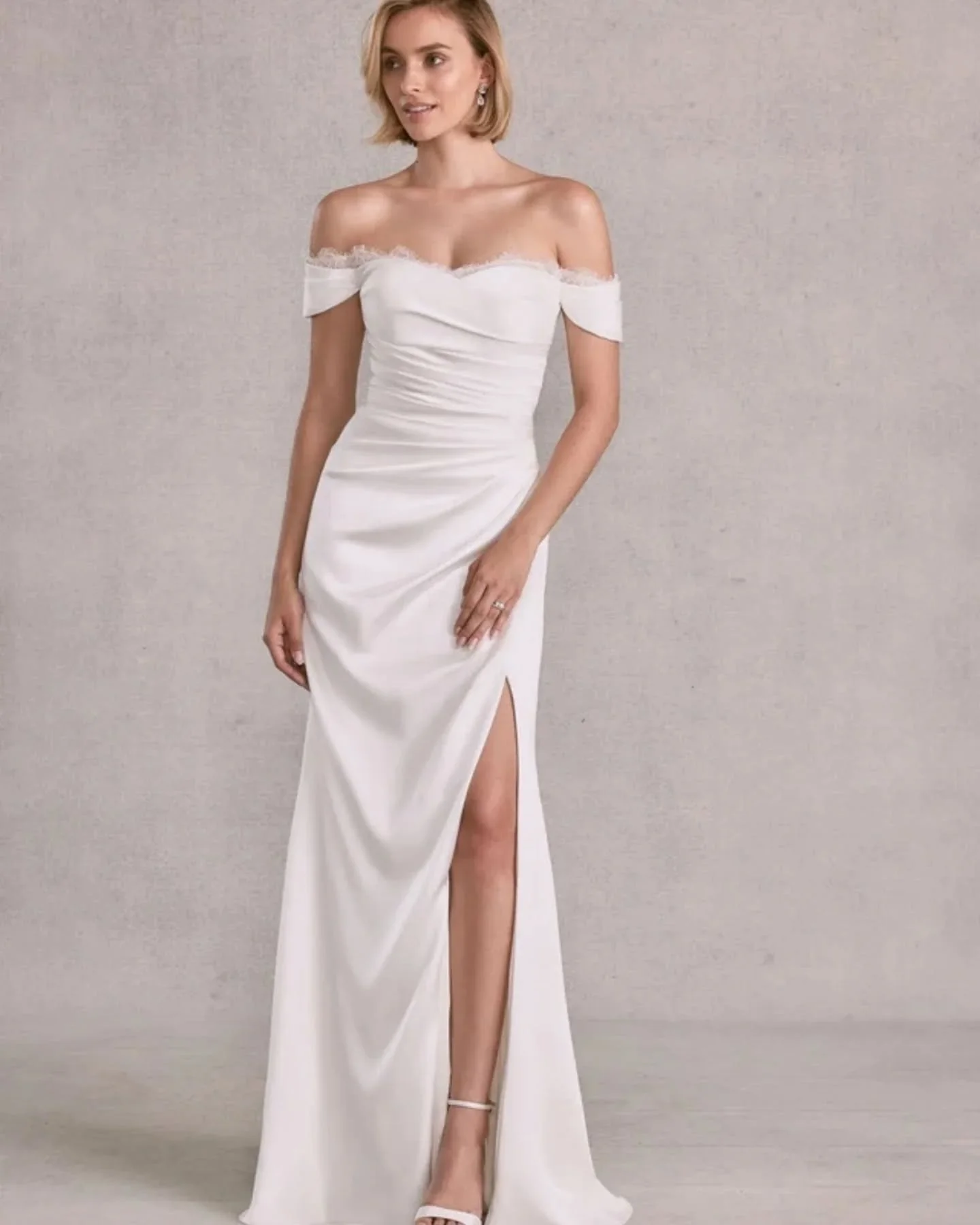 Deze jurk van Mori Lee is betoverend mooi 🤍

 

Benieuwd of dit jouw droomjurk is? Boek jouw afspraak via de website: www.novabruidsmode.be/contact

 

 

#trouwjurk #bruidsjurk #trouwkleed #morilee #trouwjurkpassen