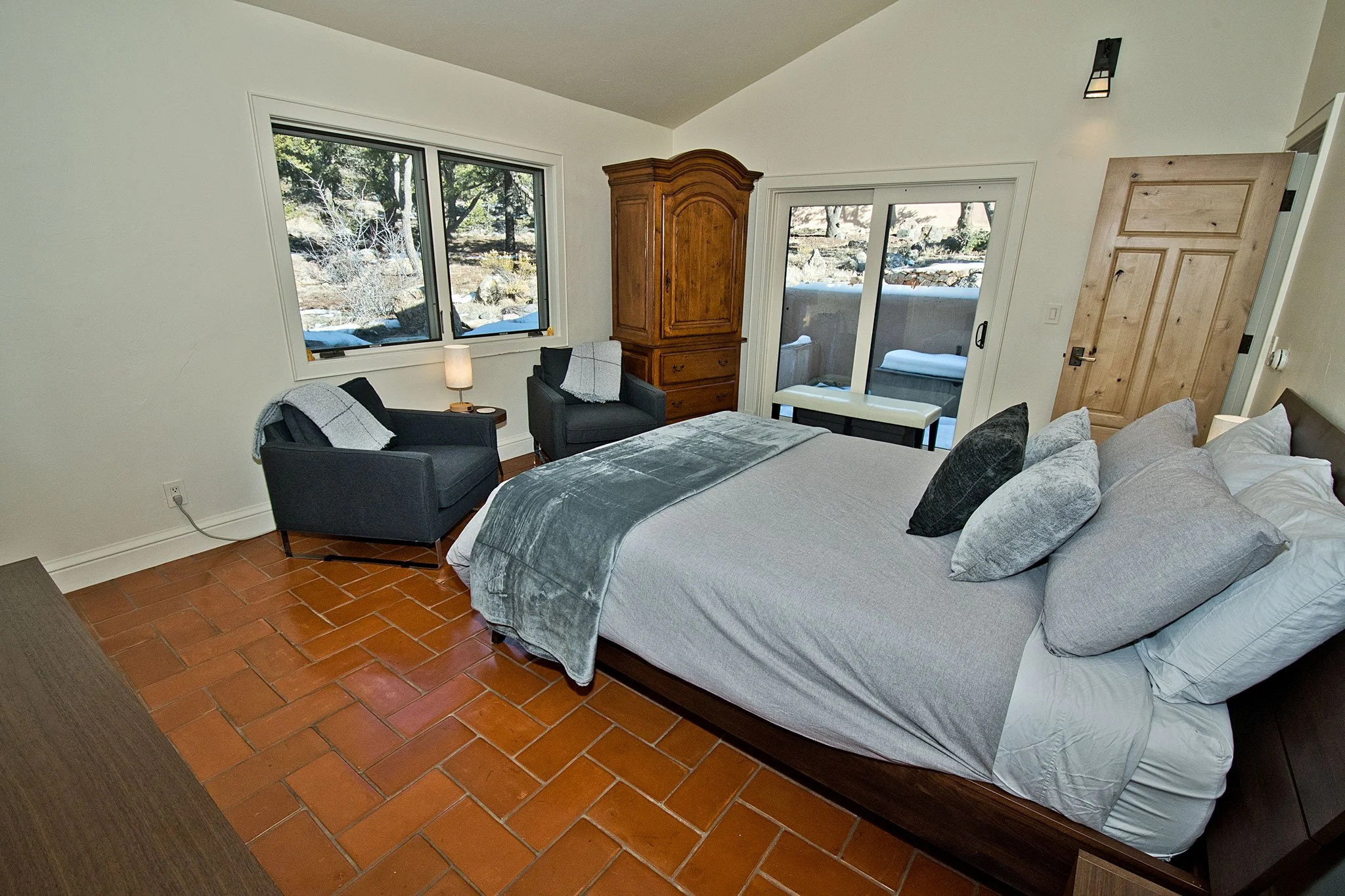 Queen Master Bedroom with Attached Bath