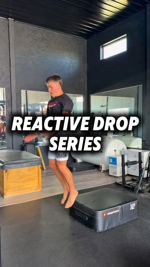 If you want your athlete to build elite reactivity and control under load — this is the drill.
We’re training how the body absorbs, stores, and reuses force — fast. The drop teaches eccentric control, the rebound builds timing, and