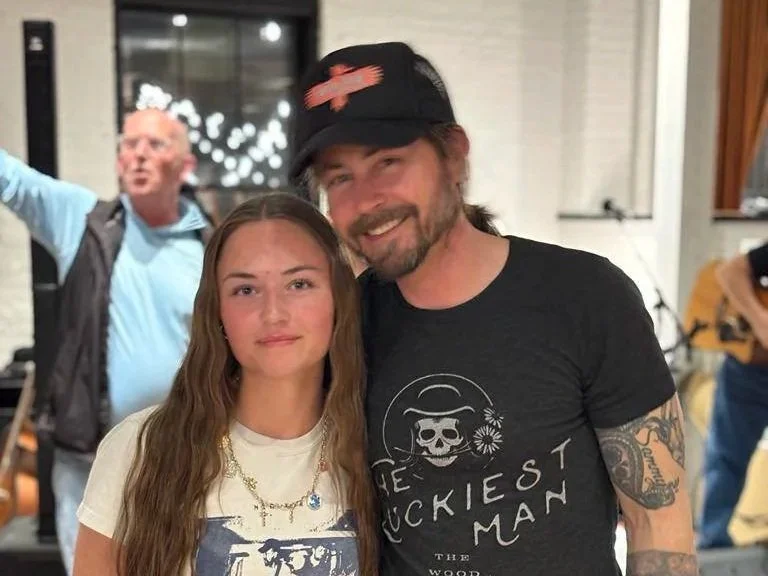 Live Music By Mike & Bella Poot