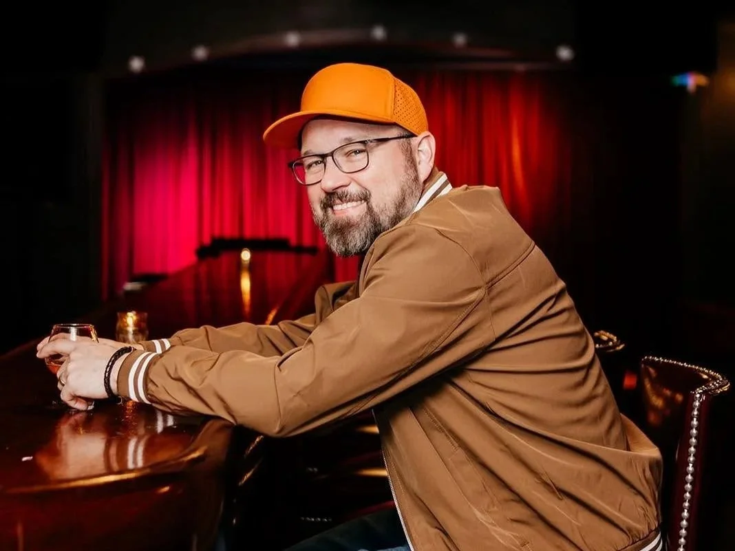 Live Music by Tim Howe