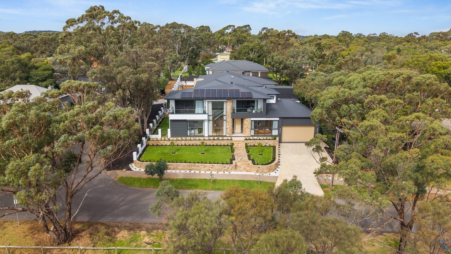 Luxurious and sophisticated; perfect words to describe this stunning property nestled in the foliage of Eden Hills.  Contact Williams Real Estate for all the details. 
.
#luxuryproperty #luxuryrealestate #propertyoftheweek #featurehome #humbleabode #