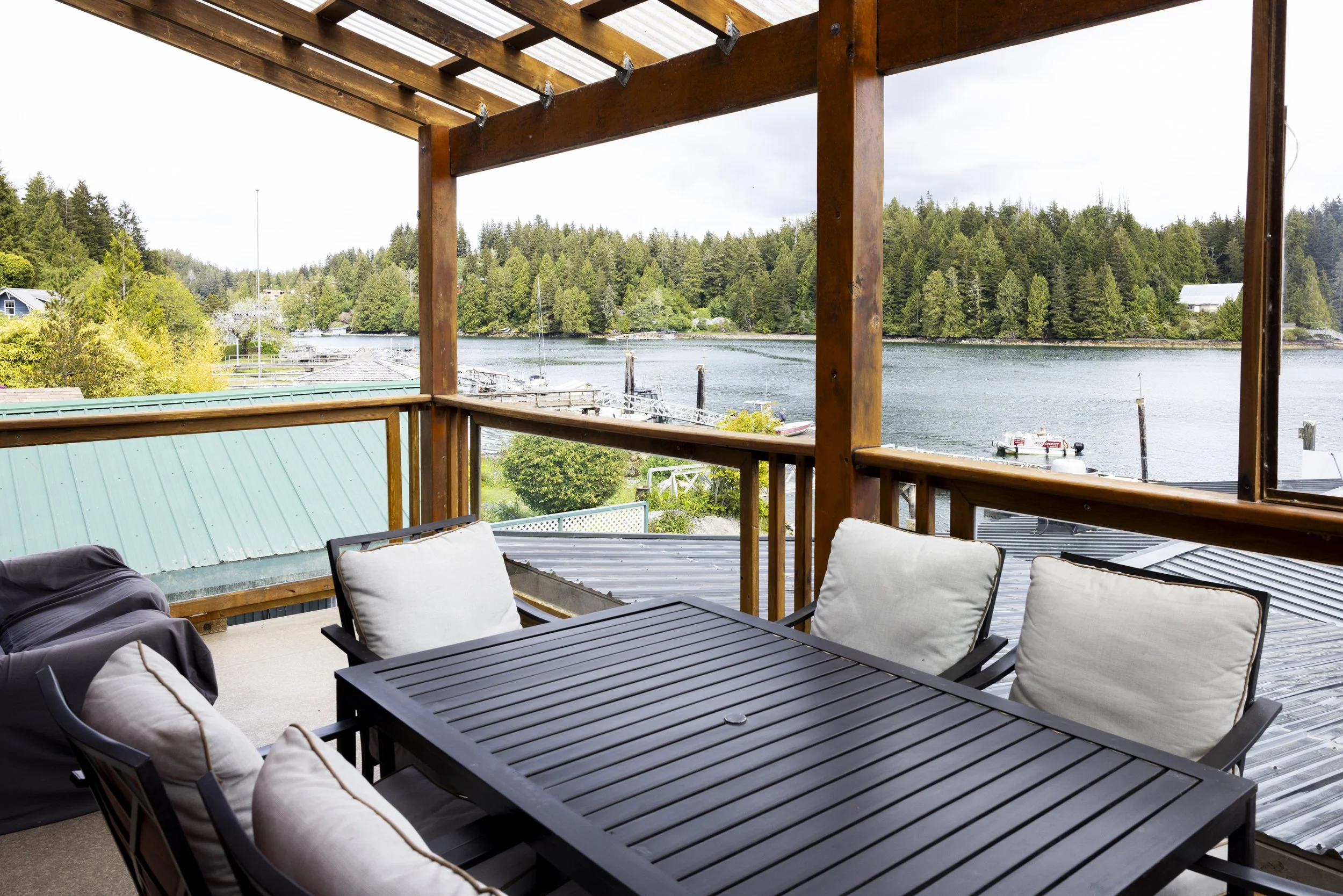 *TheBamfieldLodgeLARGECABINPATIO2.jpg