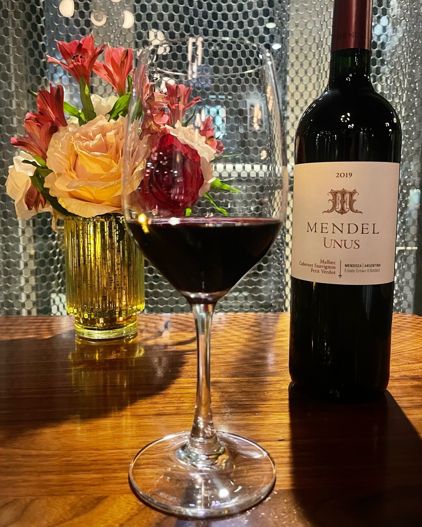 One of Alpana&rsquo;s all-time favorite wines from Argentina! This Mendel &lsquo;Unus&rsquo; from Mendoza is a blend of Malbec, Cabernet Sauvignon, and Petit Verdot. In the glass you&rsquo;ll find aromas of dark cherries, plums and roasted cocoa. 🍒 