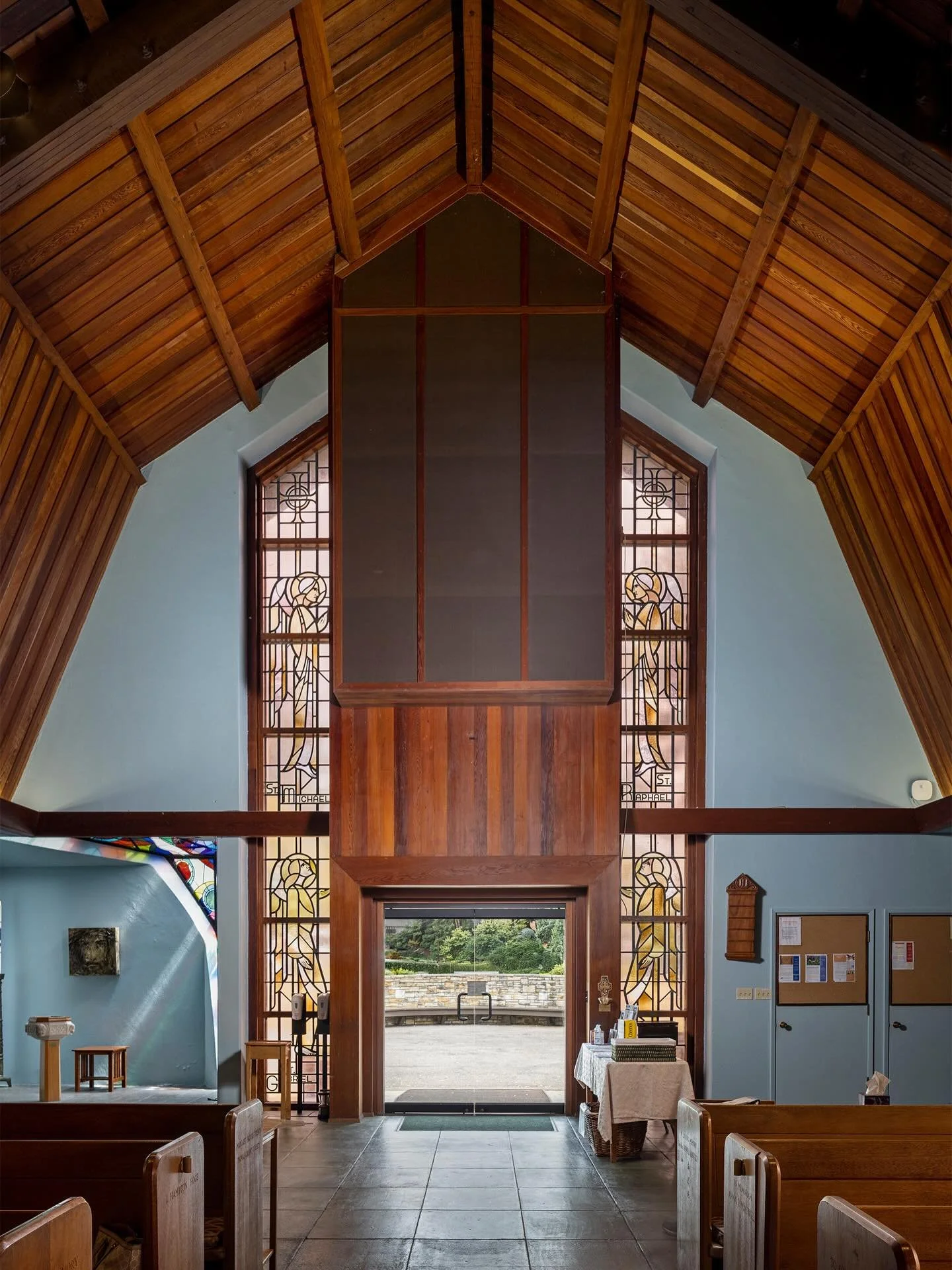 I&rsquo;d like to tell you a little story about a big painting. 

Last year, I had a dream in which I was working on a painting of calla lilies and wisteria for a church.&nbsp; The dream was so vivid that it stayed alive with me for weeks.&nbsp; 

Th