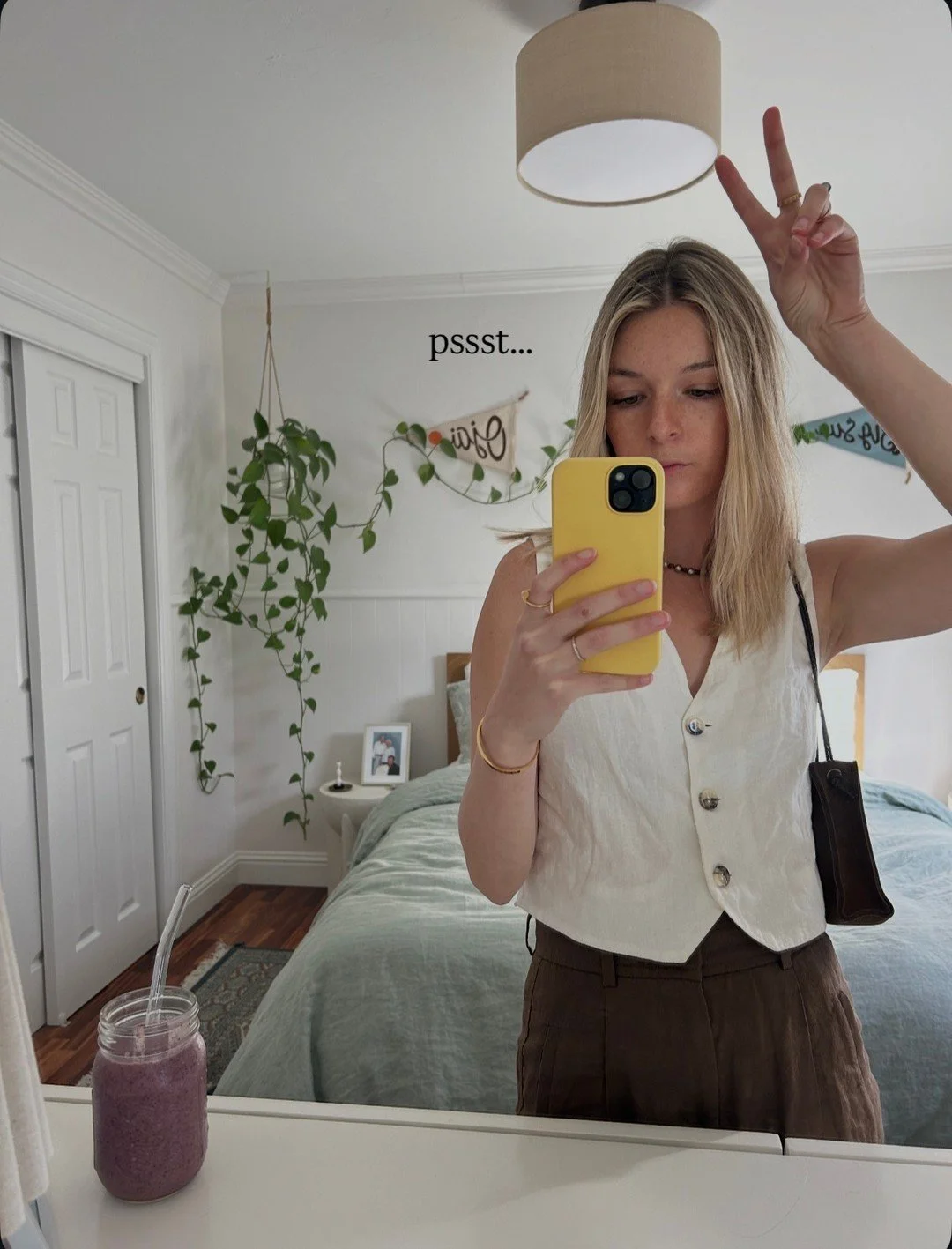 to all my current bookkeeping clients 📣
...know someone drowning in receipts or avoiding their finances like it's their job? send them my way! 

when your referral becomes a client, you get a FREE month of bookkeeping on me 💛

it's my way of saying