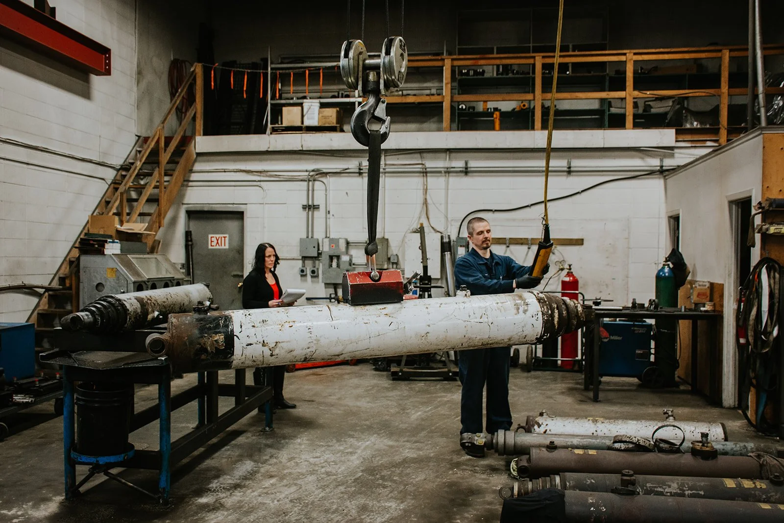 About Hydraulic Works Hydraulic Cylinder Services in Edmonton, AB