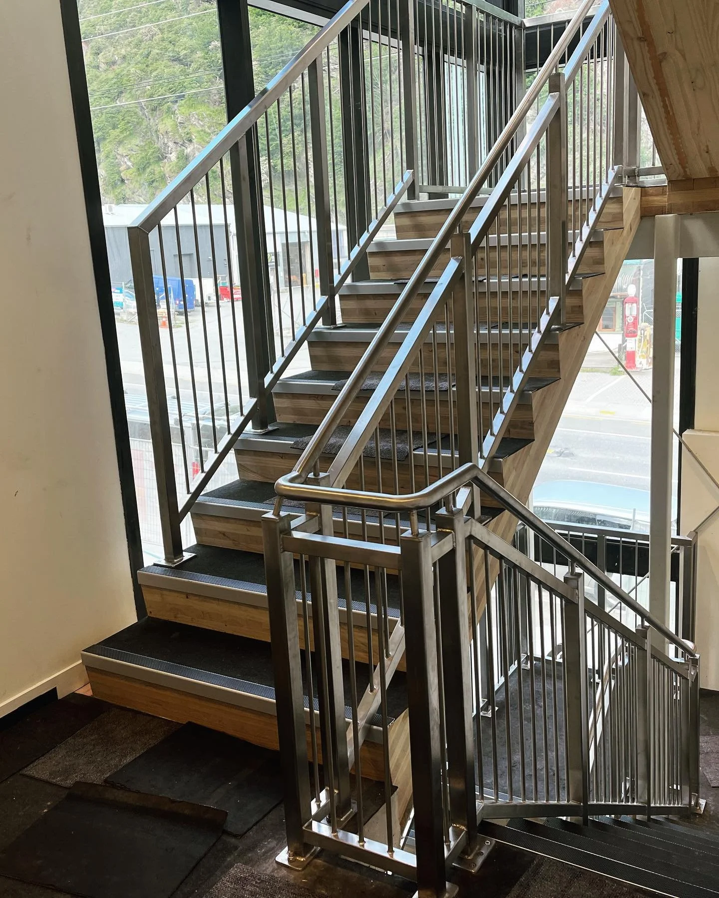 stainless steel handrails & balustrades