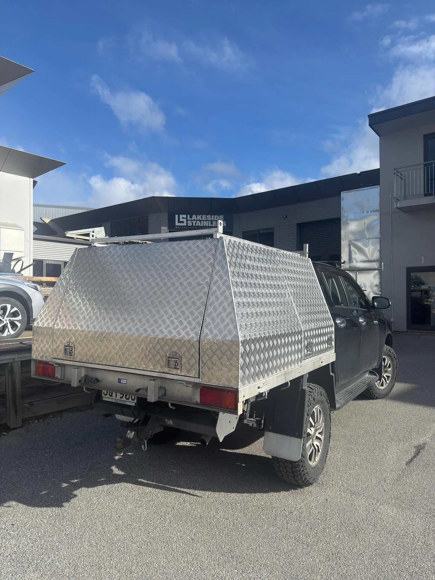 Ute deck canopy storage