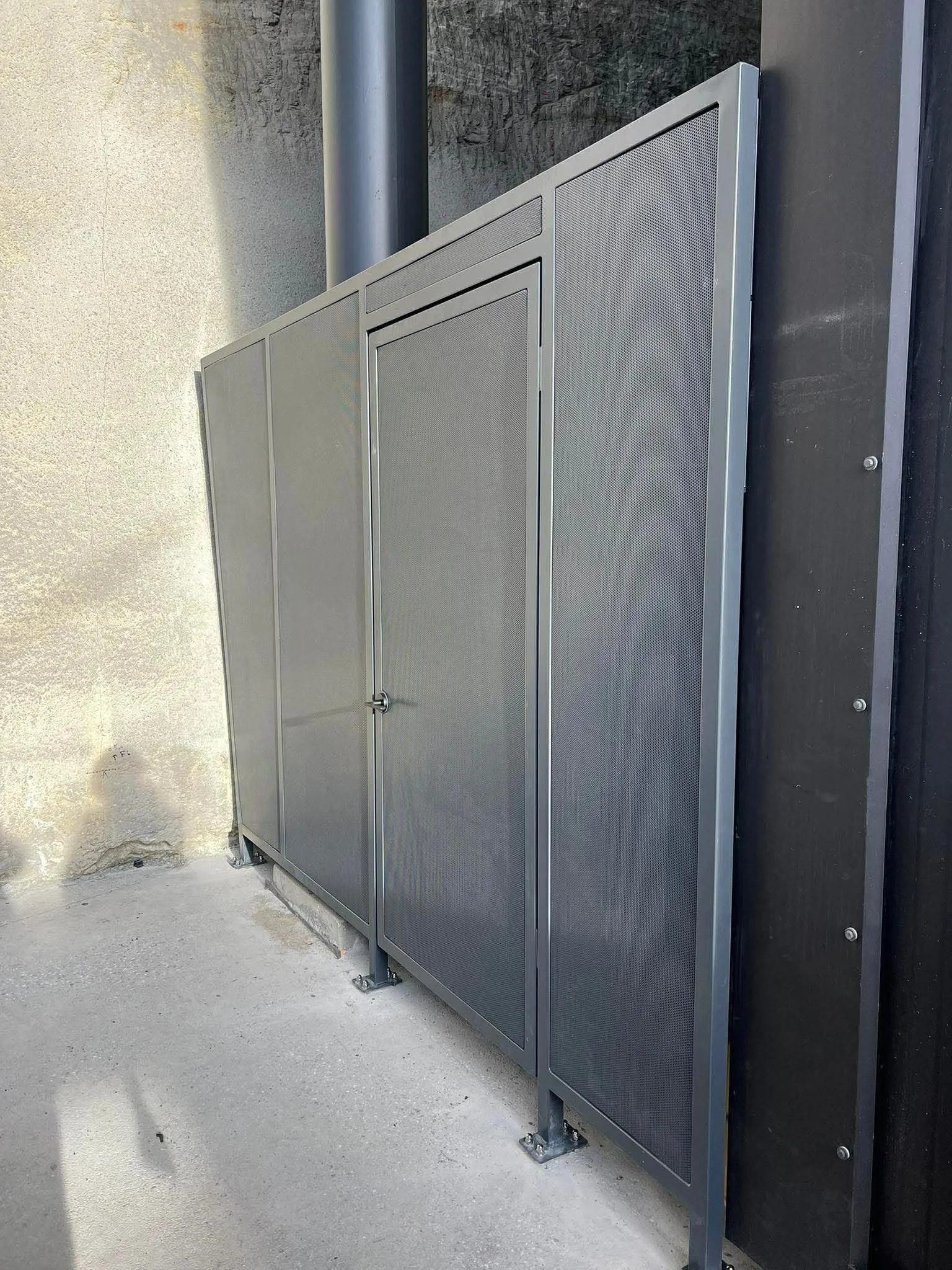 custom gate