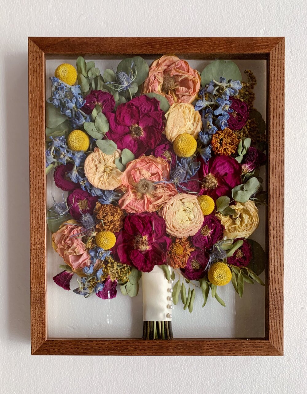 Dried flower wall art in floating frame 9 in x 5.5 in Presse