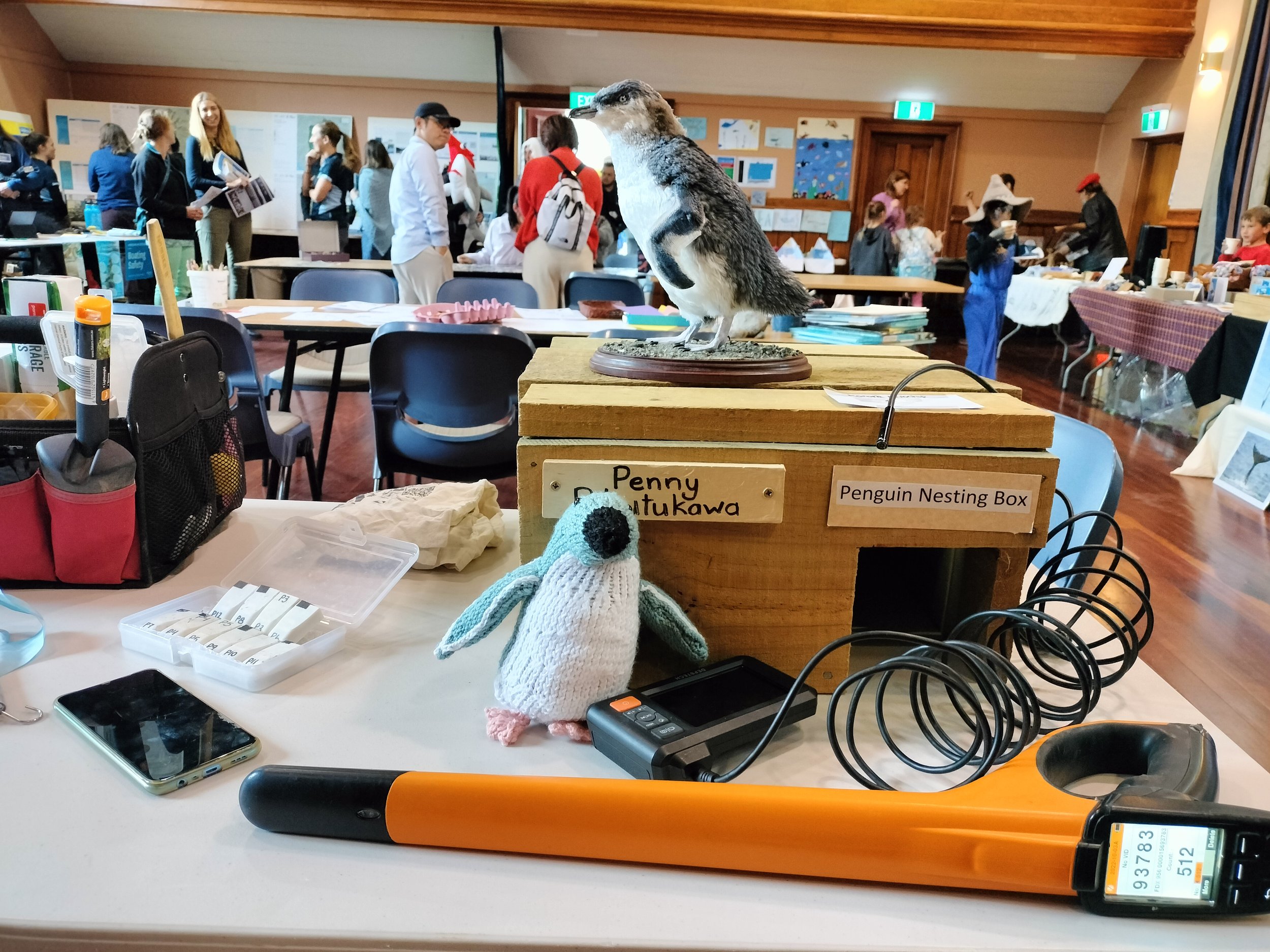 Helps Pōhatu Conservation Trust Seaweek Expo to spread the word about our marine environment