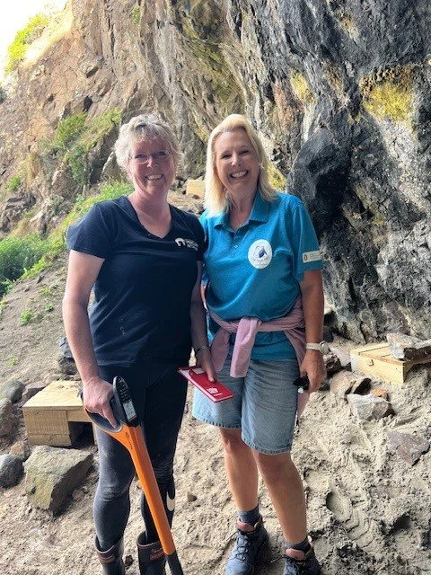 Madeleine from Leigh Penguin Project visits Programme Director Hiltrun in Otago