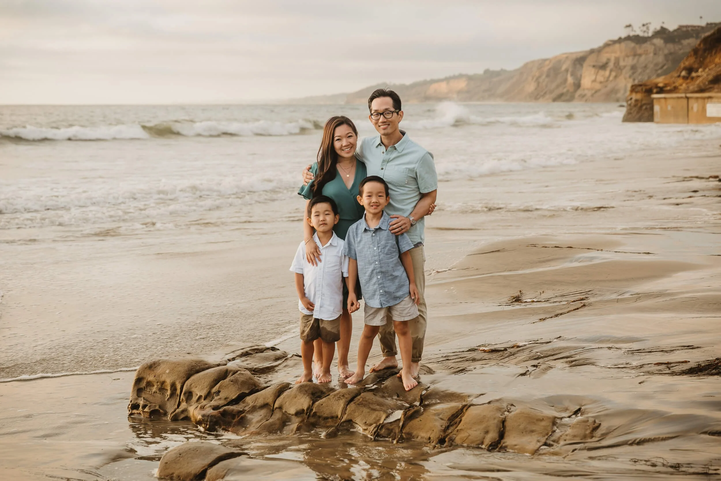 Family session at La Jolla Shores and Scripps pier in San Diego holiday