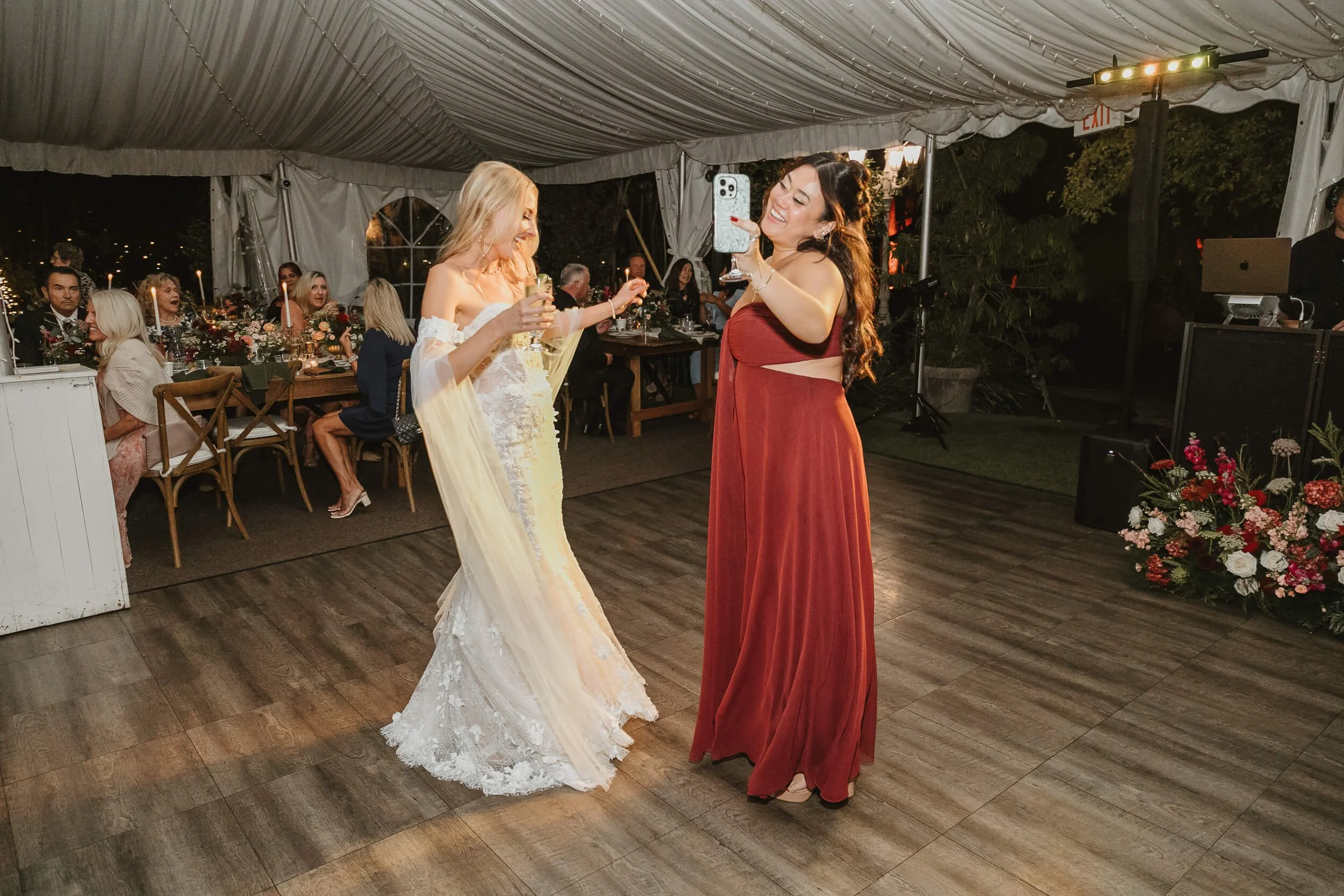 Guests dancing at Twin Oaks House & Gardens Estate Wedding reception in San Marcos