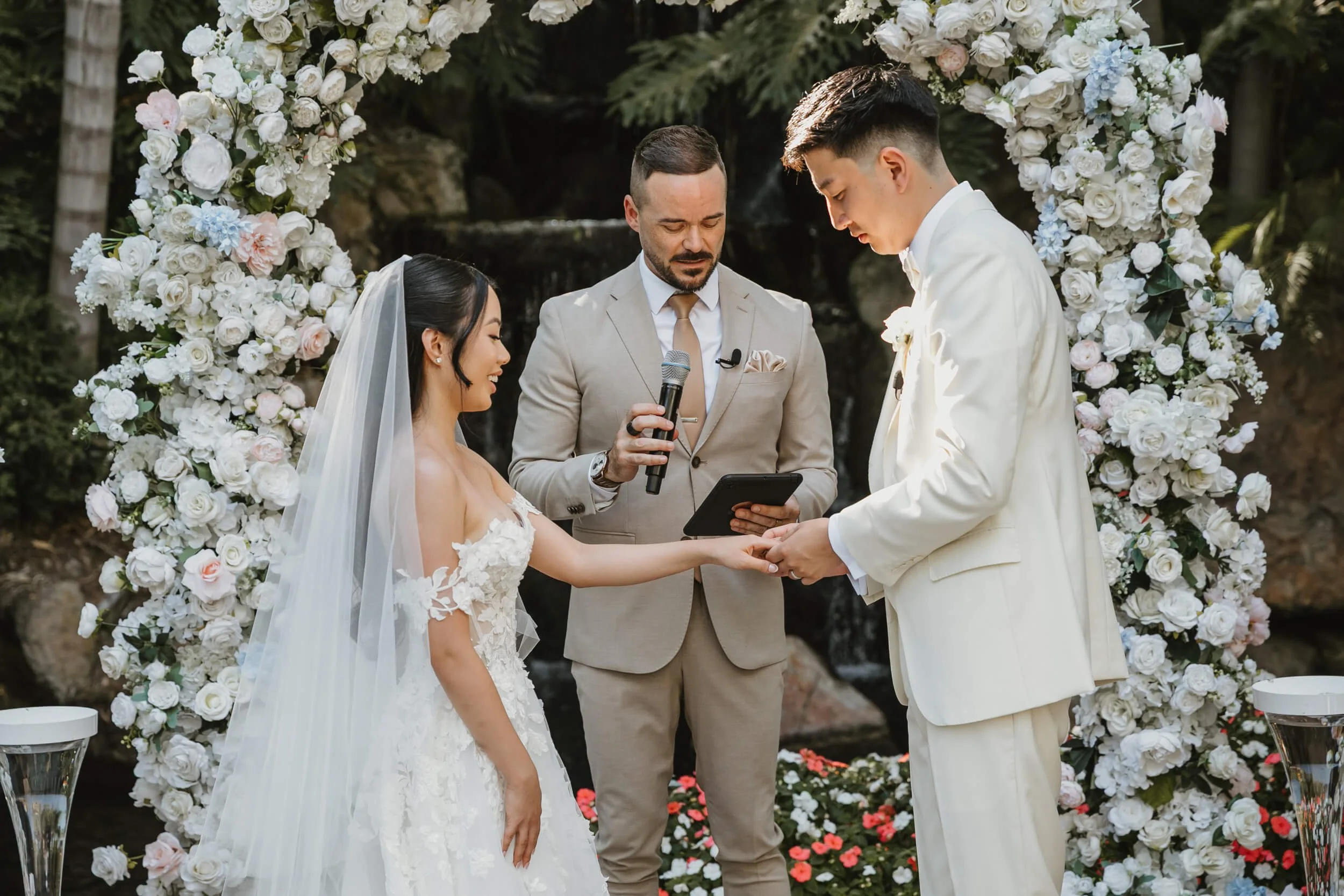 Grand Tradition Estate Wedding-0040.jpg