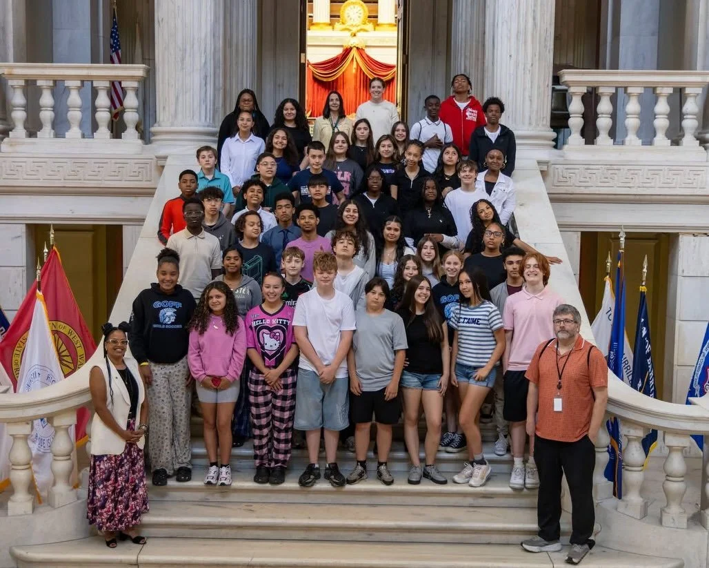 Had a great time welcoming eighth-grade students from Goff Middle School to the Rhode Island State House today!

As a Pawtucket Public Schools graduate, it was especially meaningful to lead a mock legislative session and watch students debate real is